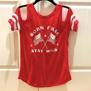 Red off shoulder shirt sleeve shirt